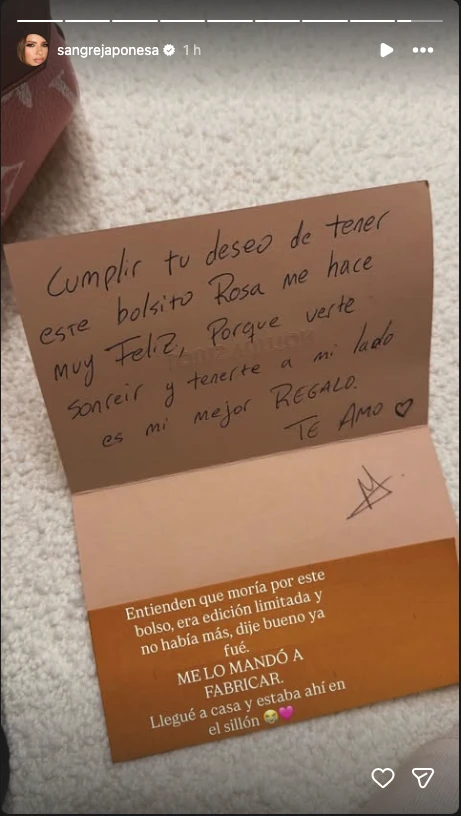 La China Suárez con su nueva cartera, regalo de Mauro Icardi. 