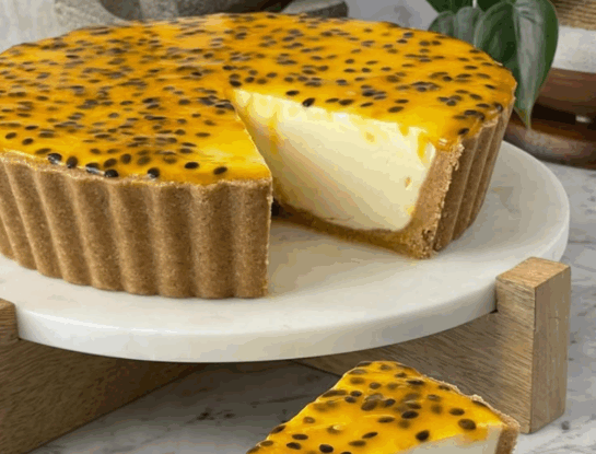 Cheesecake de maracuyá: la receta fresca y frutal que te salva la merienda