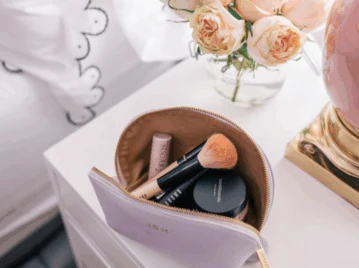 Cómo armar el neceser ideal: descubrí qué 4 productos son infaltables en cualquier rutina de belleza