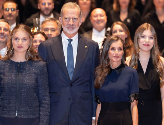 Cómo lograr un look coordinado en familia sin parecer uniformados: la lección de estilo de la realeza española