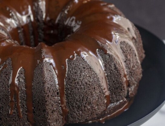 Cómo hacer bizcochuelo de chocolate con cerveza negra: receta original y deliciosa