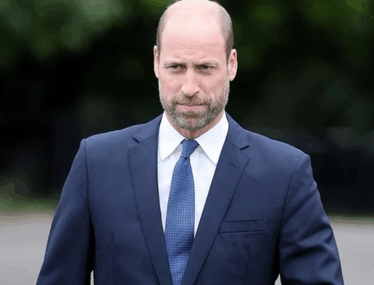 El príncipe William habla sobre su futuro reinado y menciona a su hermano Harry