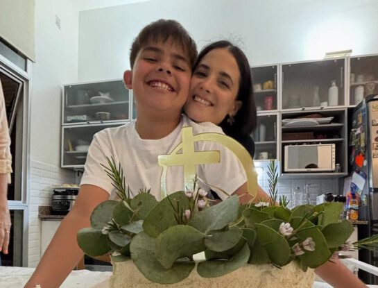 Florencia Torrente compartió imágenes de la primera comunión de su hermano Vicente: "Mi bebé"