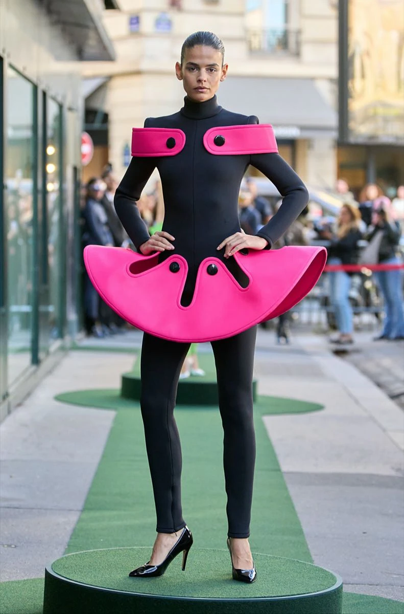 Desfile de Pierre Cardin