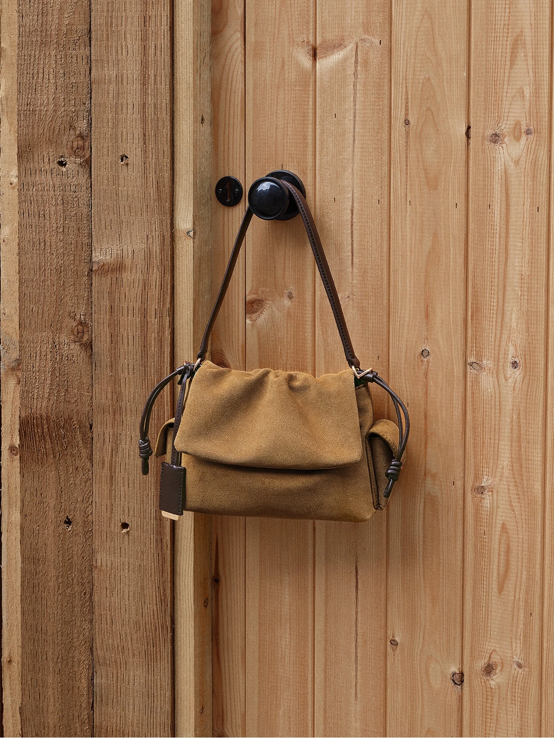 Colección de Charles & Keith.