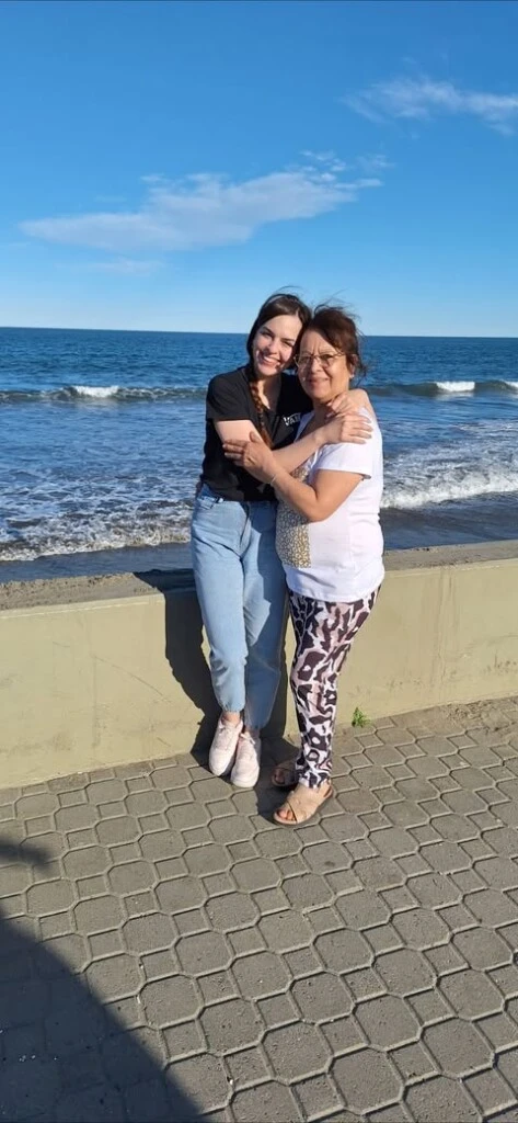 Juana Morales y su hija Aldana, que la busca desesperadamente. Foto Facebook