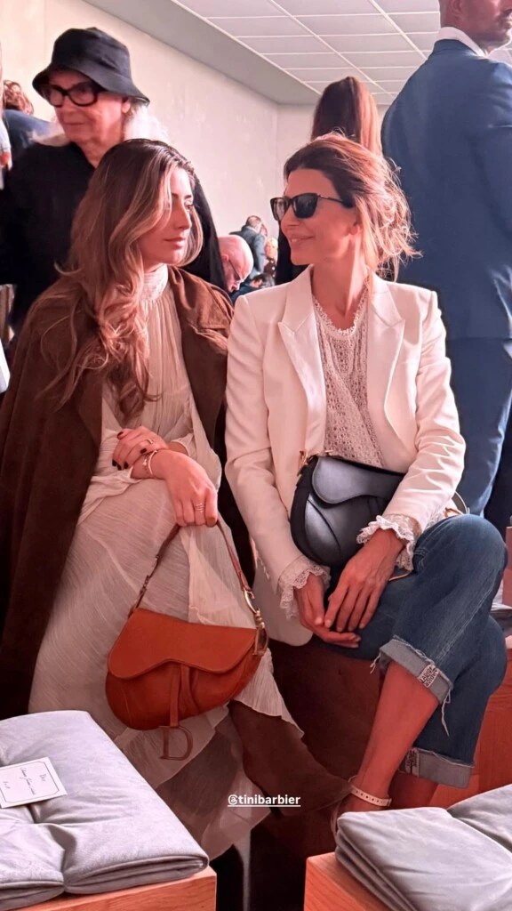 Juliana Awada y Tini Barbier apostaron a los básicos de primavera en looks súper chic para ir al desfile de Dior en París