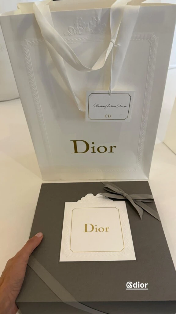 Juliana Awada y Tini Barbier apostaron a los básicos de primavera en looks súper chic para ir al desfile de Dior en París