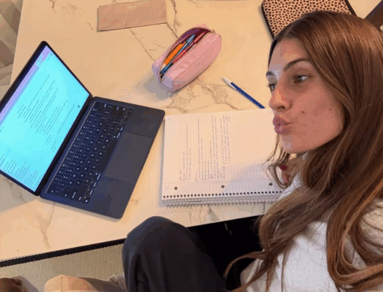 La confesión de Lola Latorre tras recibirse de abogada: “⁠Probablemente no ejerza”