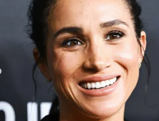 Meghan Markle apostó al total black más elegante en Nueva York: su traje Armani es sinónimo de poder y sofisticación