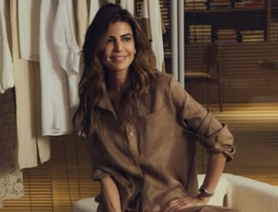 Juliana Awada impone el blazer de gamuza, el nuevo must-have de media estación