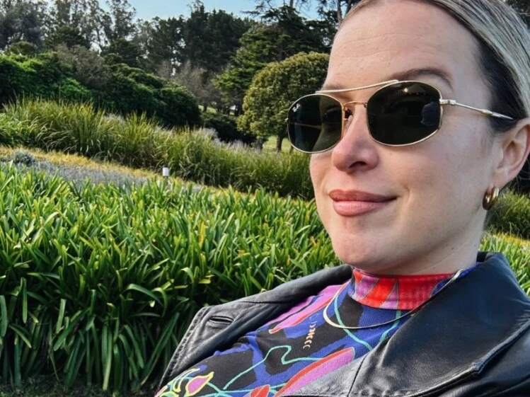 Sofía Pachano mostró su look de embarazo para una boda