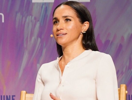 Meghan Markle enseña cómo lograr un look profesional y chic con prendas básicas