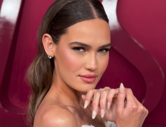 Se tomó muy en serio el Club de los 27: la influencer que filmó su propio velorio como invitación de cumpleaños