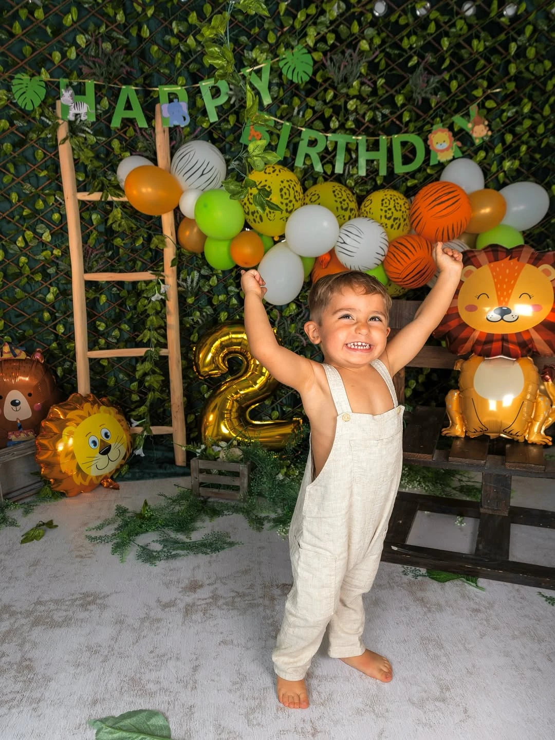 Enzo celebró sus dos años con una fiesta de jungla. Fotos: IG.