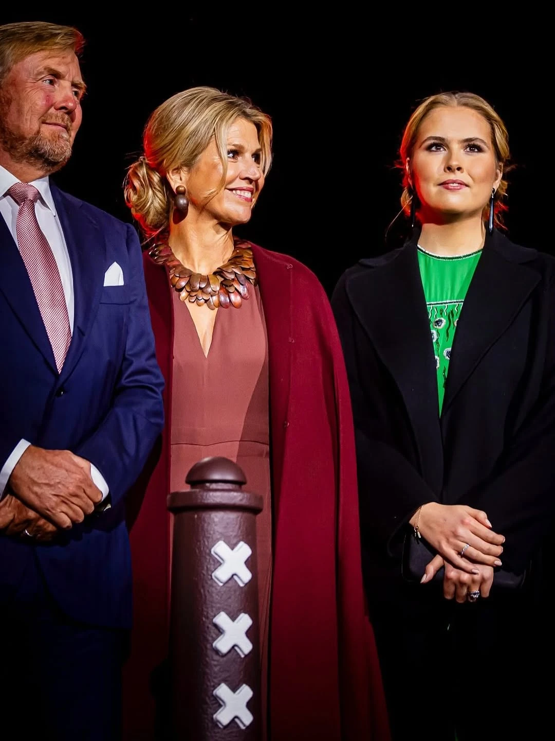 La royal llevó un conjunto en tono chocolate. Fotos: IG. 