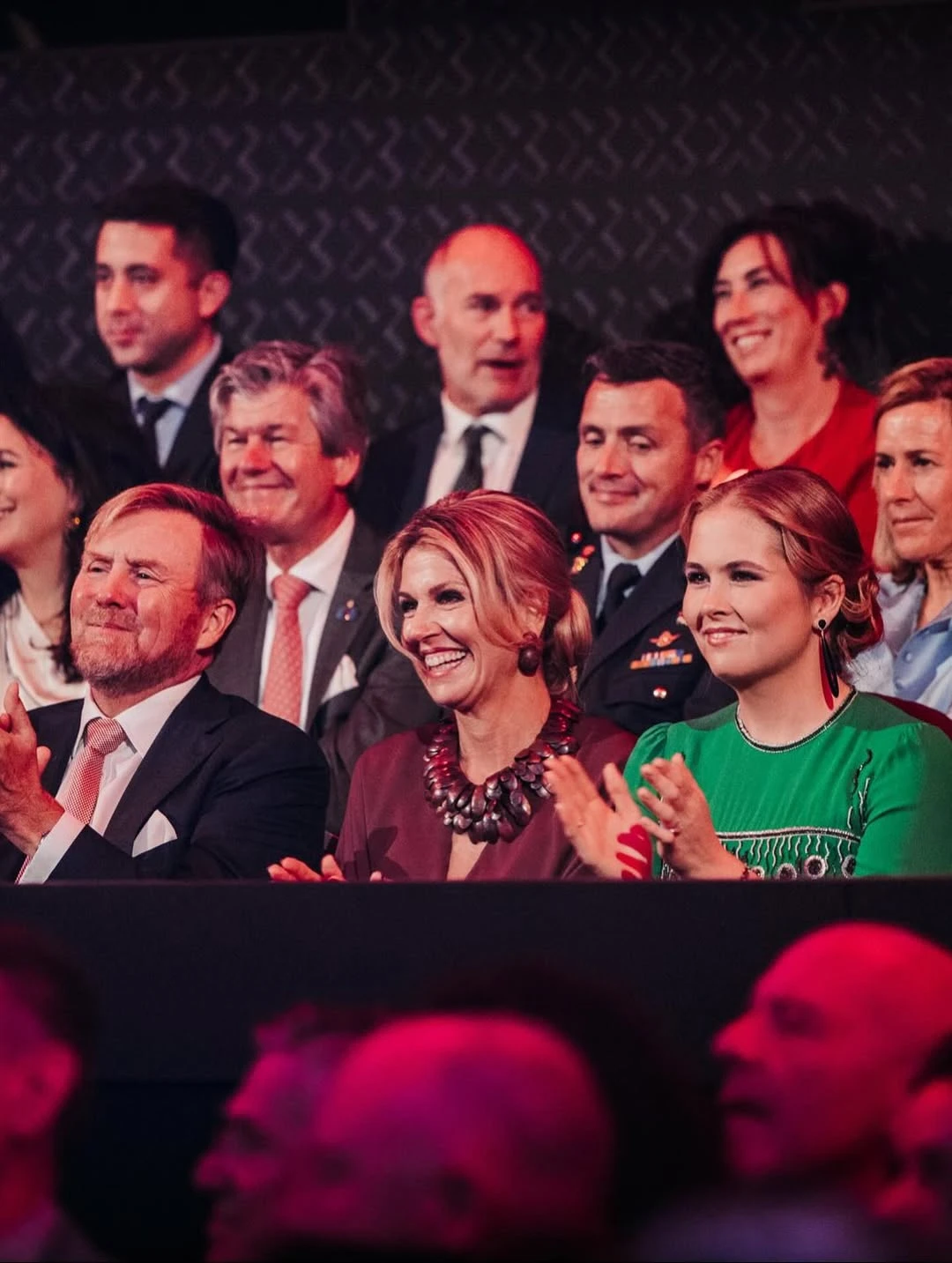 Máxima apostó por uno de los colores tendencias del otoño.  Fotos: IG. 