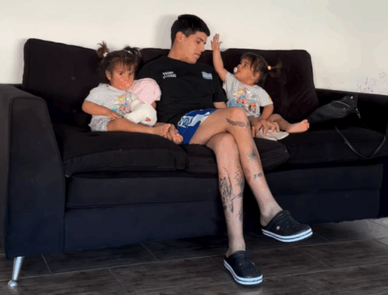 Cómo sigue la recuperación de Thiago Medina acompañado de sus hijas y Daniela Celis