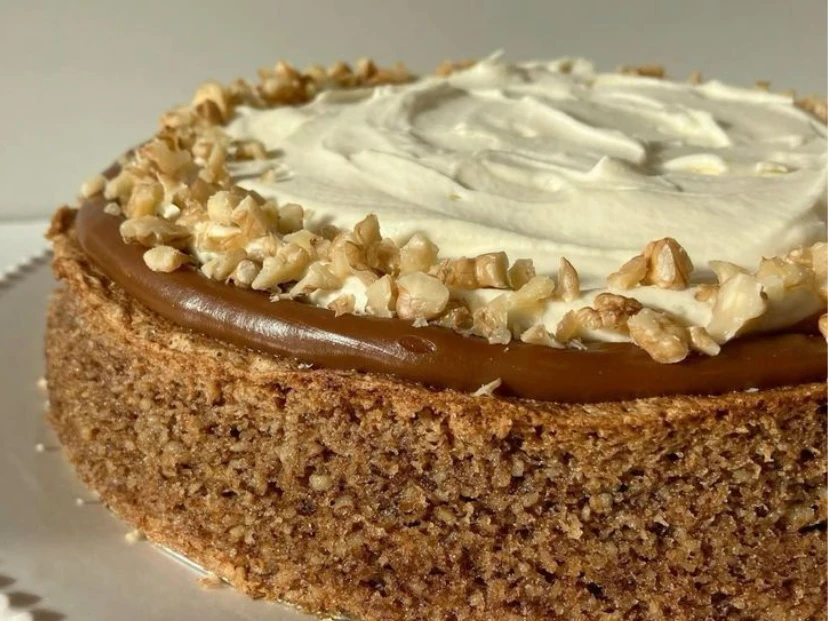 Torta souflé de nuez sin gluten: el postre más original para sorprender a mamá
