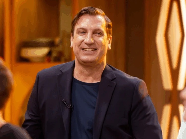 Tras su debut en MasterChef, Maxi López viajó de urgencia a Suiza por su esposa embarazada