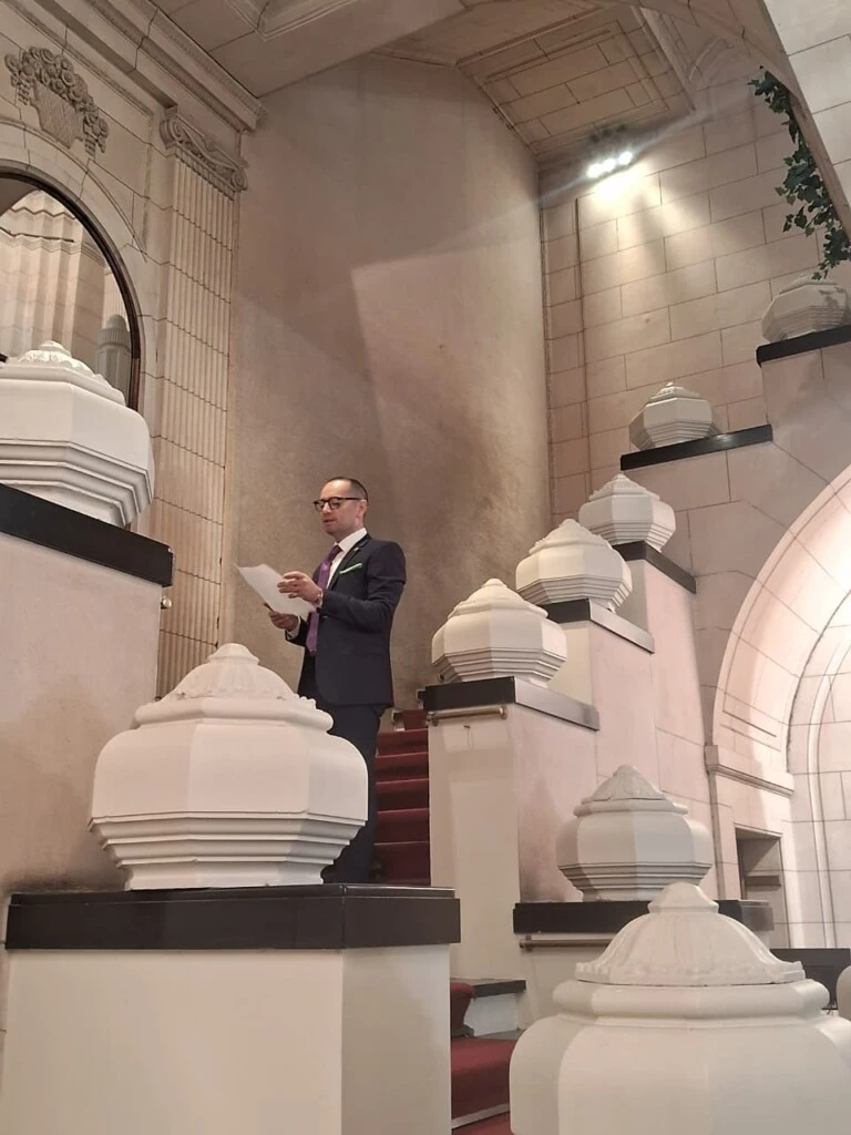 Fabián Medina Flores con nuevo programa, "Palacios y Mansiones"