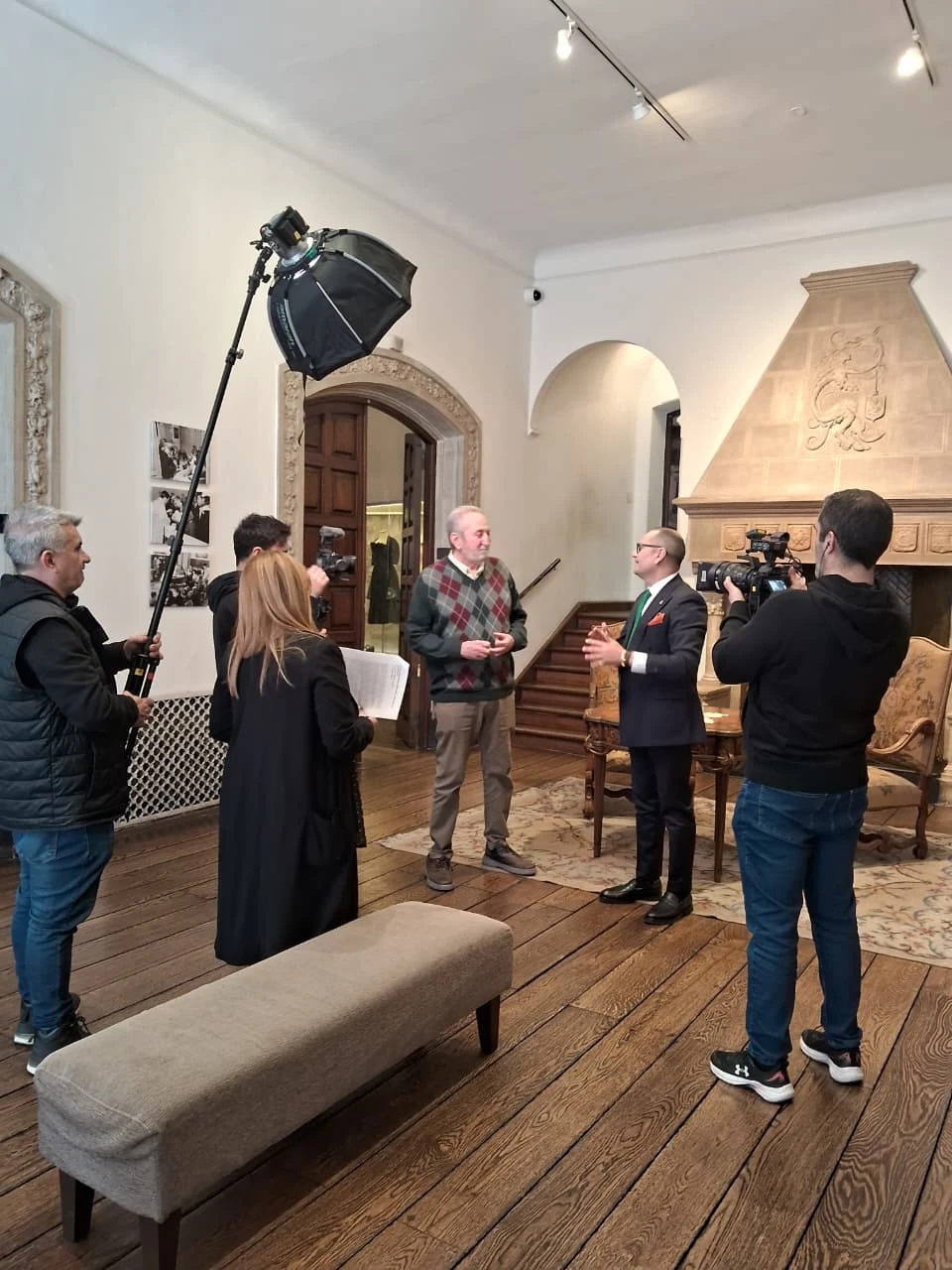 Fabián Medina Flores con nuevo programa, "Palacios y Mansiones"