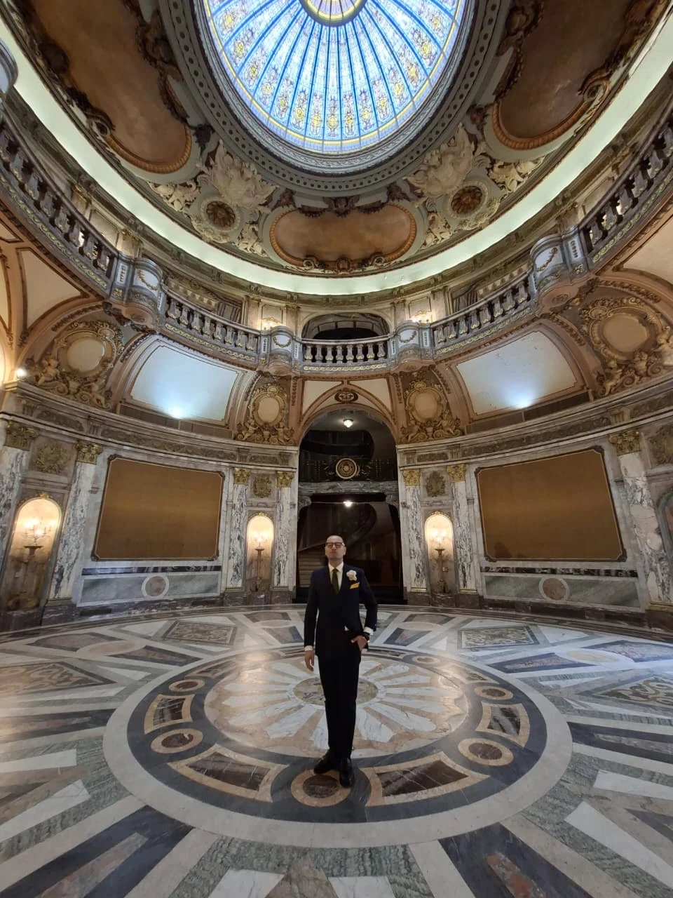 Fabián Medina Flores con nuevo programa, "Palacios y Mansiones"