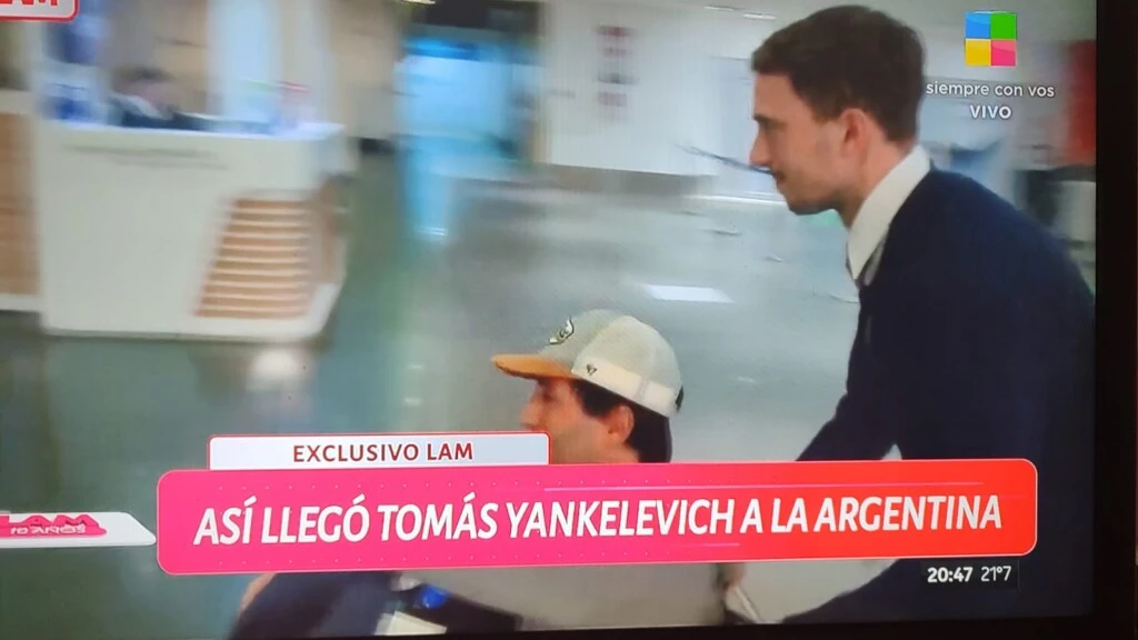 Tomás Yankelevich llegó a la Argentina y fue llevado en silla de ruedas