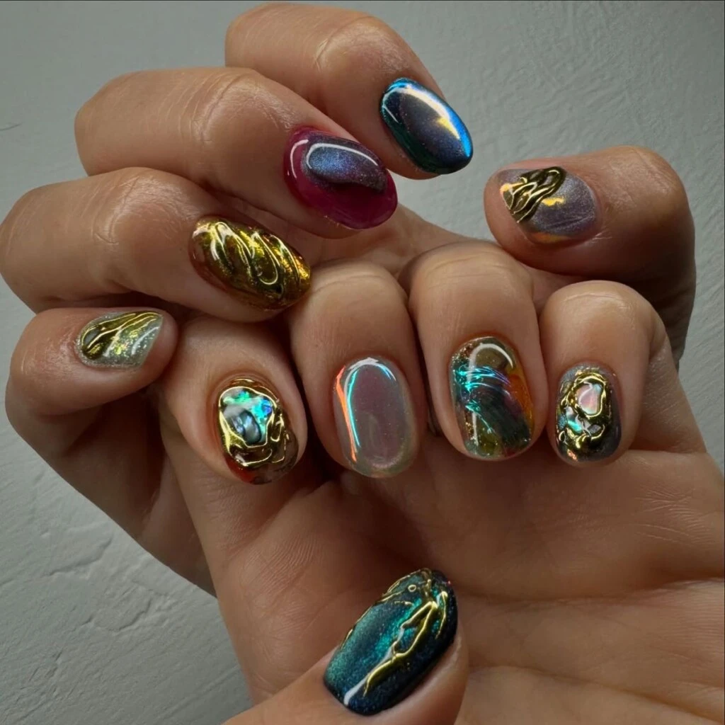 Así se llevan las uñas cardone.