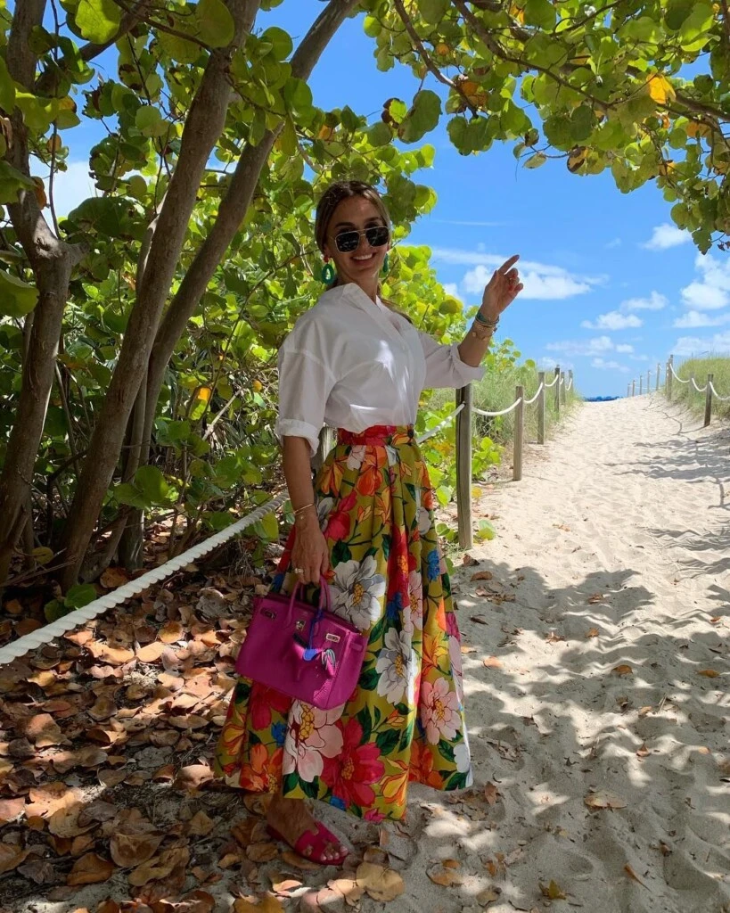 Así se llevan las flores este verano.