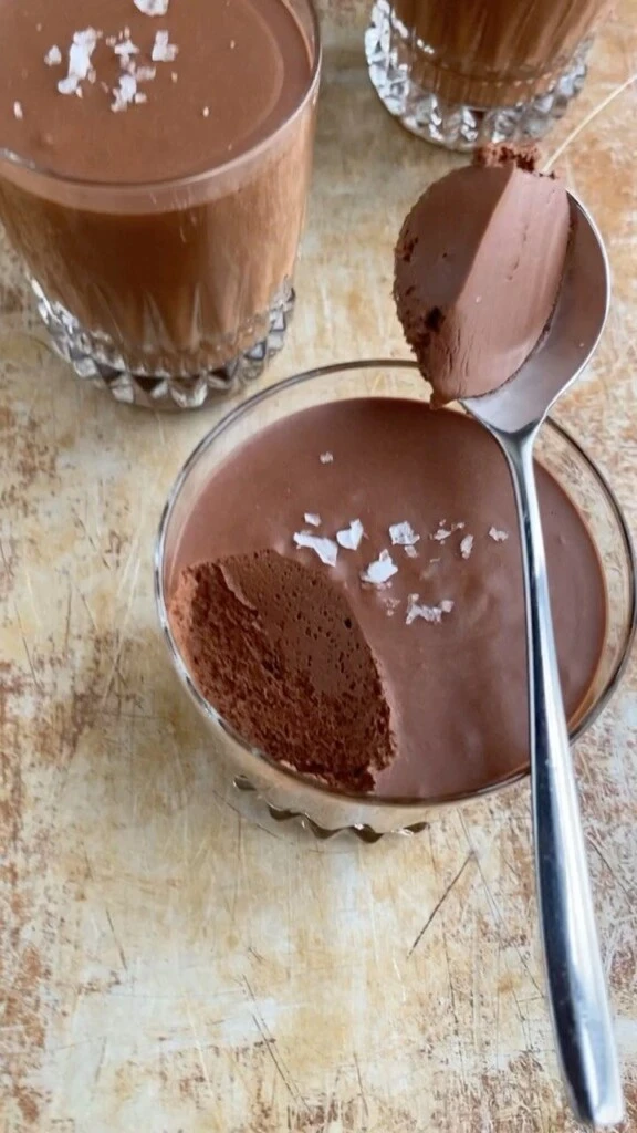 Cómo hacer mousse de chocolate con aceite de oliva: una receta simple y con un toque gourmet