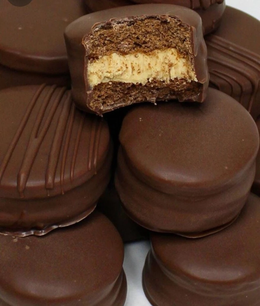 Estos alfajores rellenos con café son deliciosos.