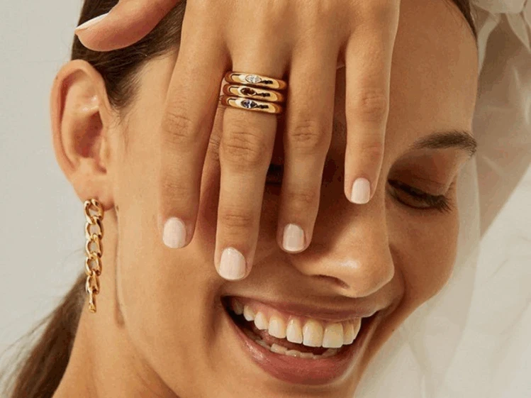 ¿Uñas que duran una semana? El error que cometés al aplicar esmalte semipermanente en casa