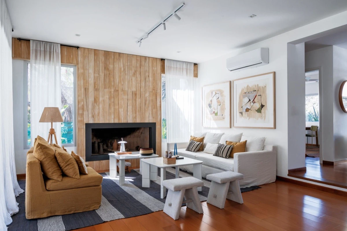 En un living, la alfombra a rayas ¡cambia todo! y potencia su look cálido y moderno. 