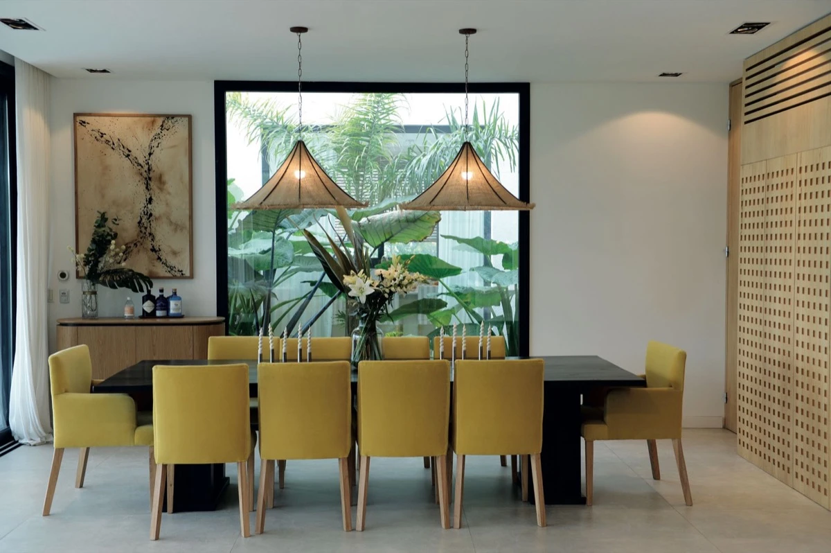 El comedor es una escena de diseño contemporáneo.