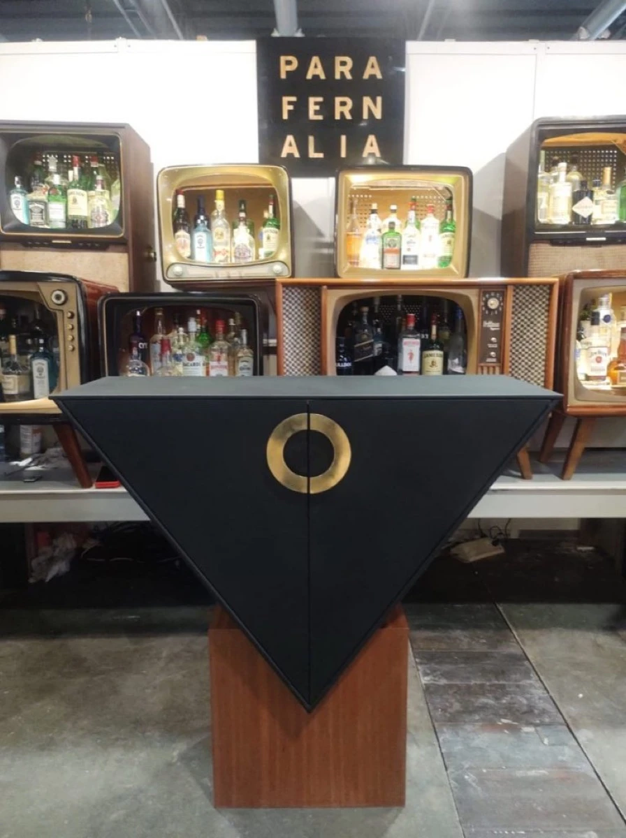 Un mini bar modelo 2025 de Parafernalia. 