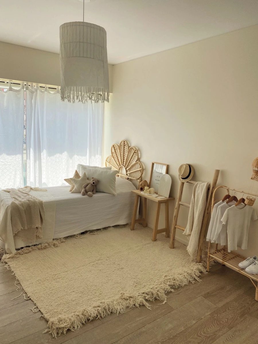 El dormitorio infantil, en la misma línea estética de toda la casa. 