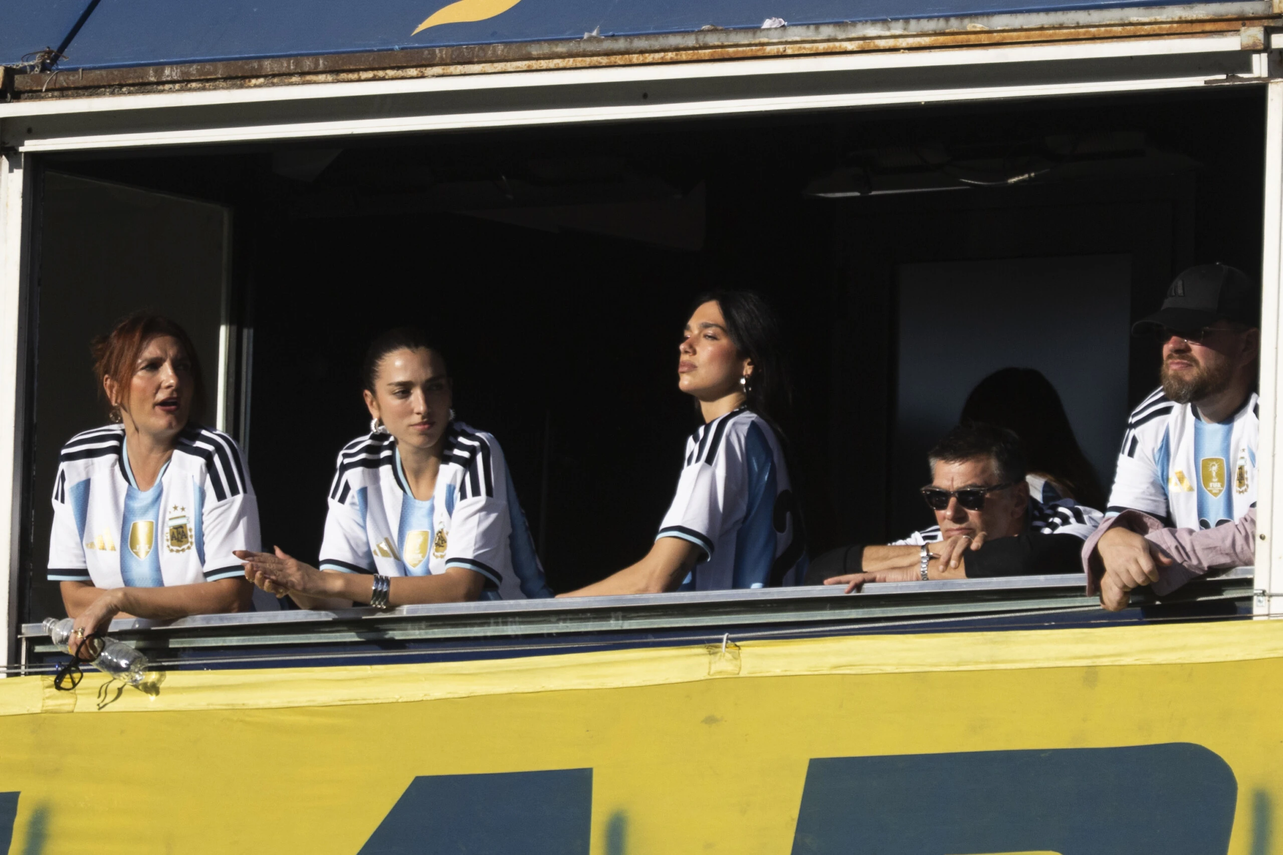 La artista británica lució la remera argentina. 