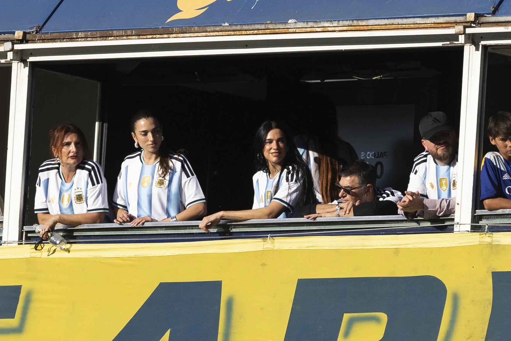 Dua Lipa causó furor entre los fanáticos.