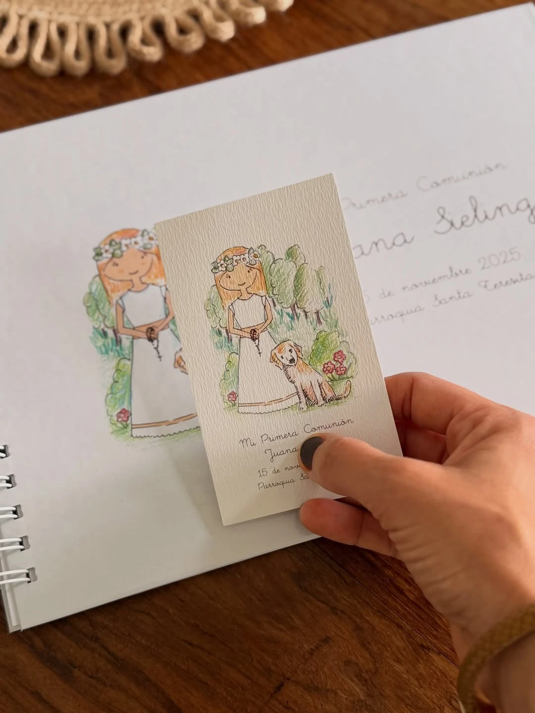 Así fue la primera comunión de la hija de Marcela Kloosterboer: los looks, la torta y las estampitas personalizadas