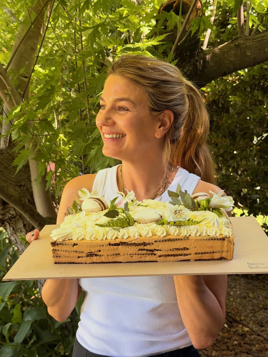 Así fue la primera comunión de la hija de Marcela Kloosterboer: los looks, la torta y las estampitas personalizadas