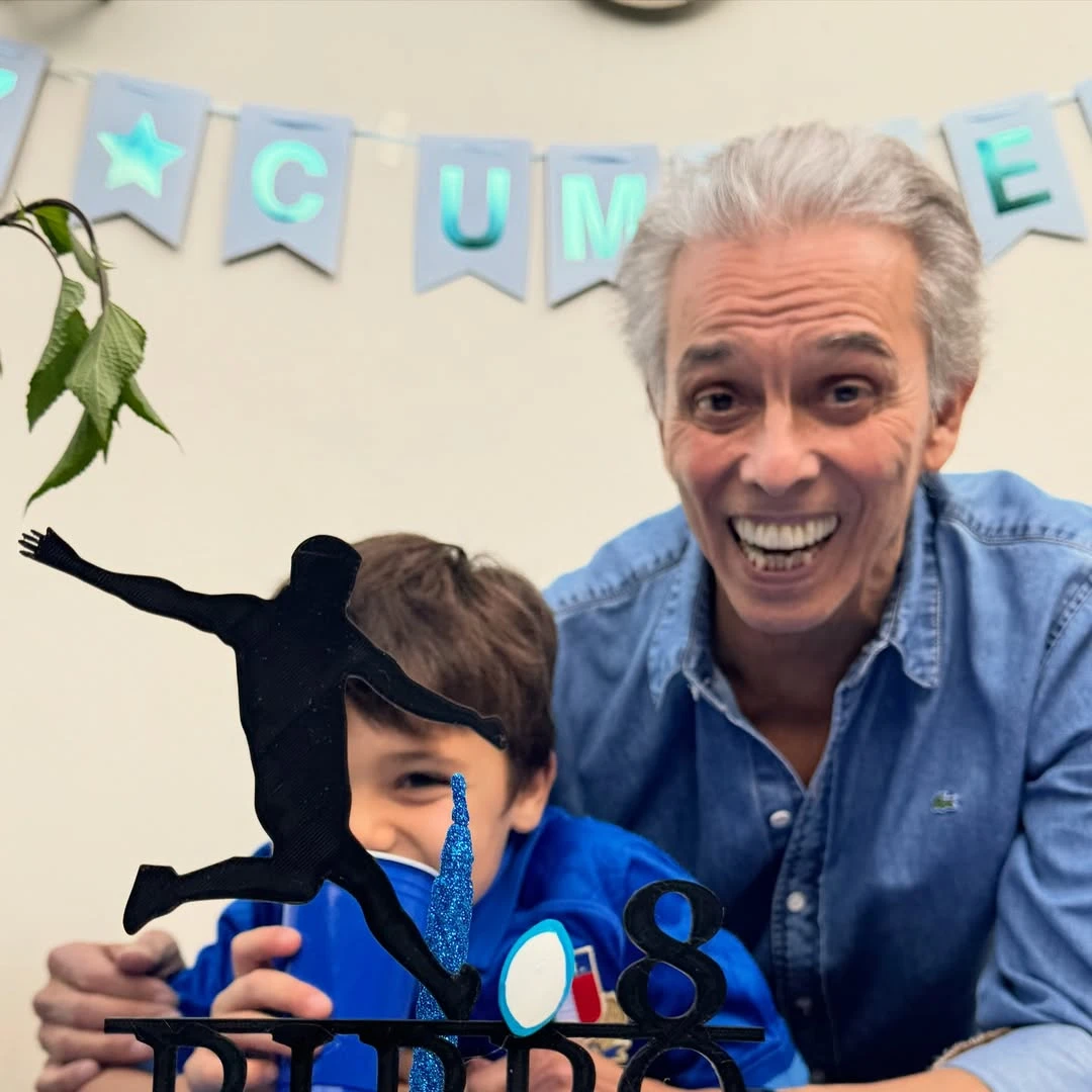 Jairo, feliz con su nieto Filippo, que está de visita en nuestro país.