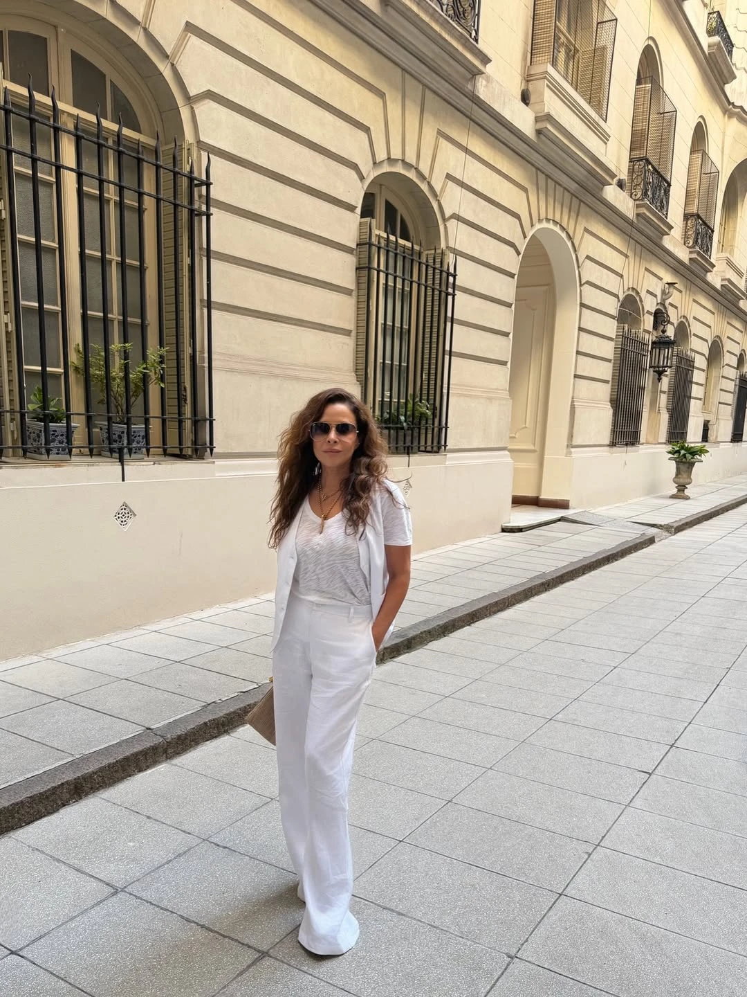 Así es la casa luminosa y minimalista de Julieta Ortega: su refugio en Buenos Aires