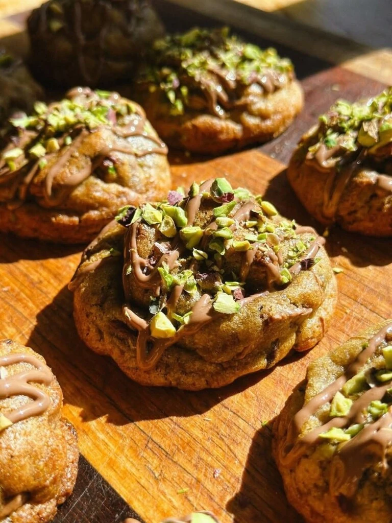 Cómo hacer galletitas de manteca aromáticas con cardamomo: una receta suave y húmeda

