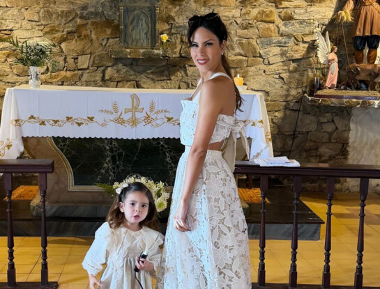 El look boho romántico de Barby Franco para el bautismo de Beltrán, el nieto de Fernando Burlando