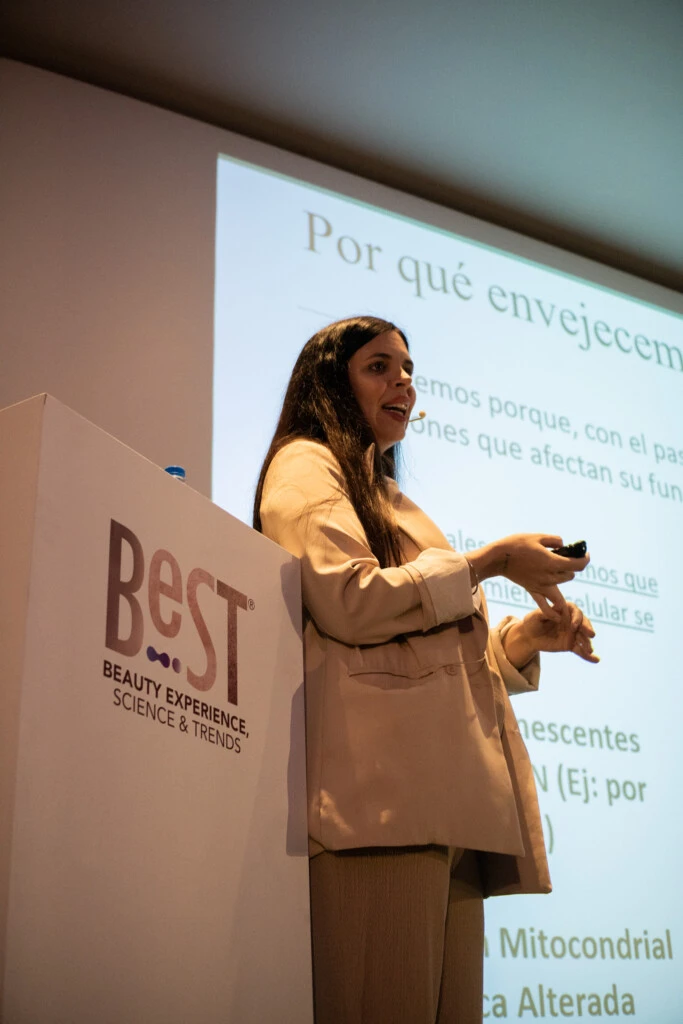 Biohacking y activos inteligentes: la ciencia detrás del skincare que va a lo más profundo de tus células, por la Bioquímica Antonela Agosto.
