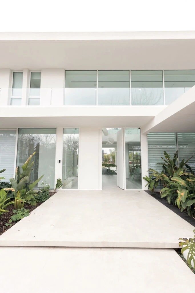 El diseño paisajístico es de Neny Paisajista. 