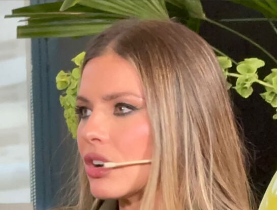 La China Suárez eligió un look utilitario en color verde para su entrevista con Moria Casán: adelanto de la nota que se verá el lunes