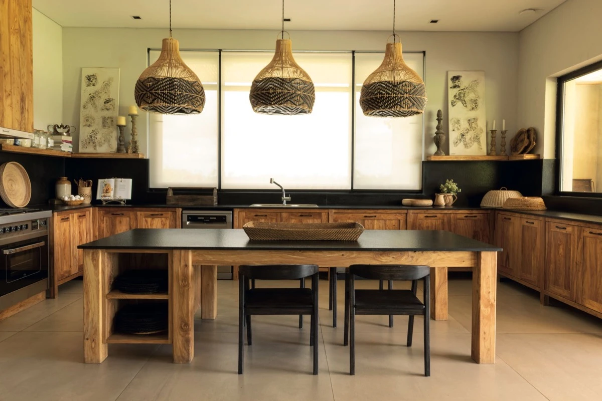 Esta cocina combina tradición y diseño contemporáneo.