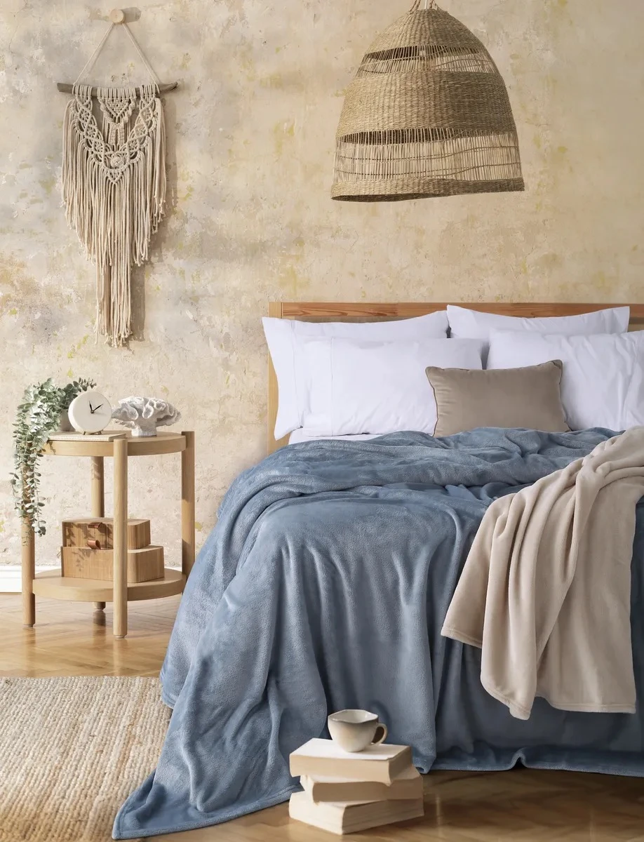 Usá los tonos tierra como base serena y sumá texturas, contrastes o piezas de acento. 